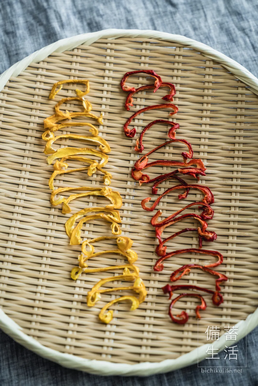 赤と黄色の干しパプリカ