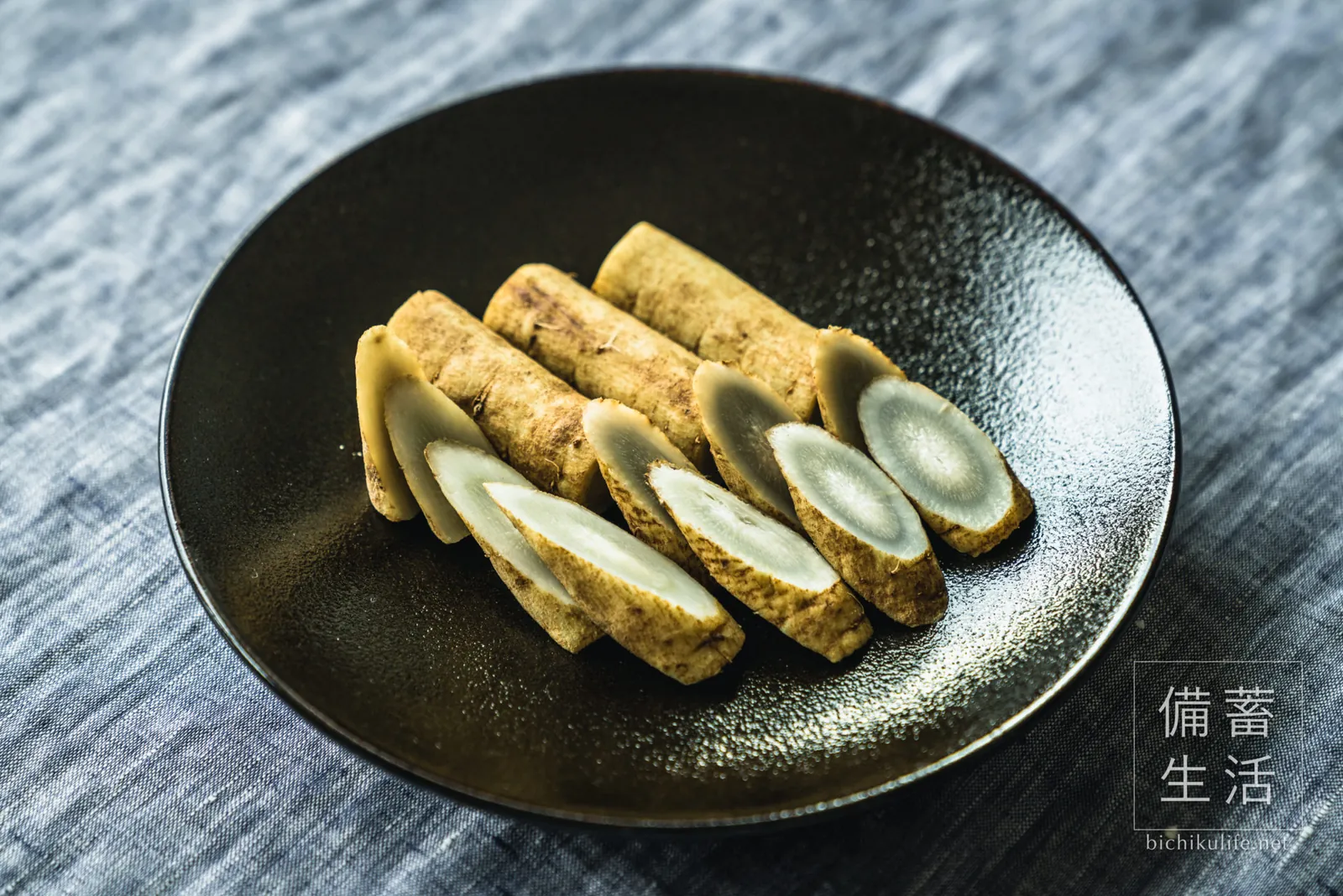 食べやすく切って器に盛ったごぼうのぬか漬け