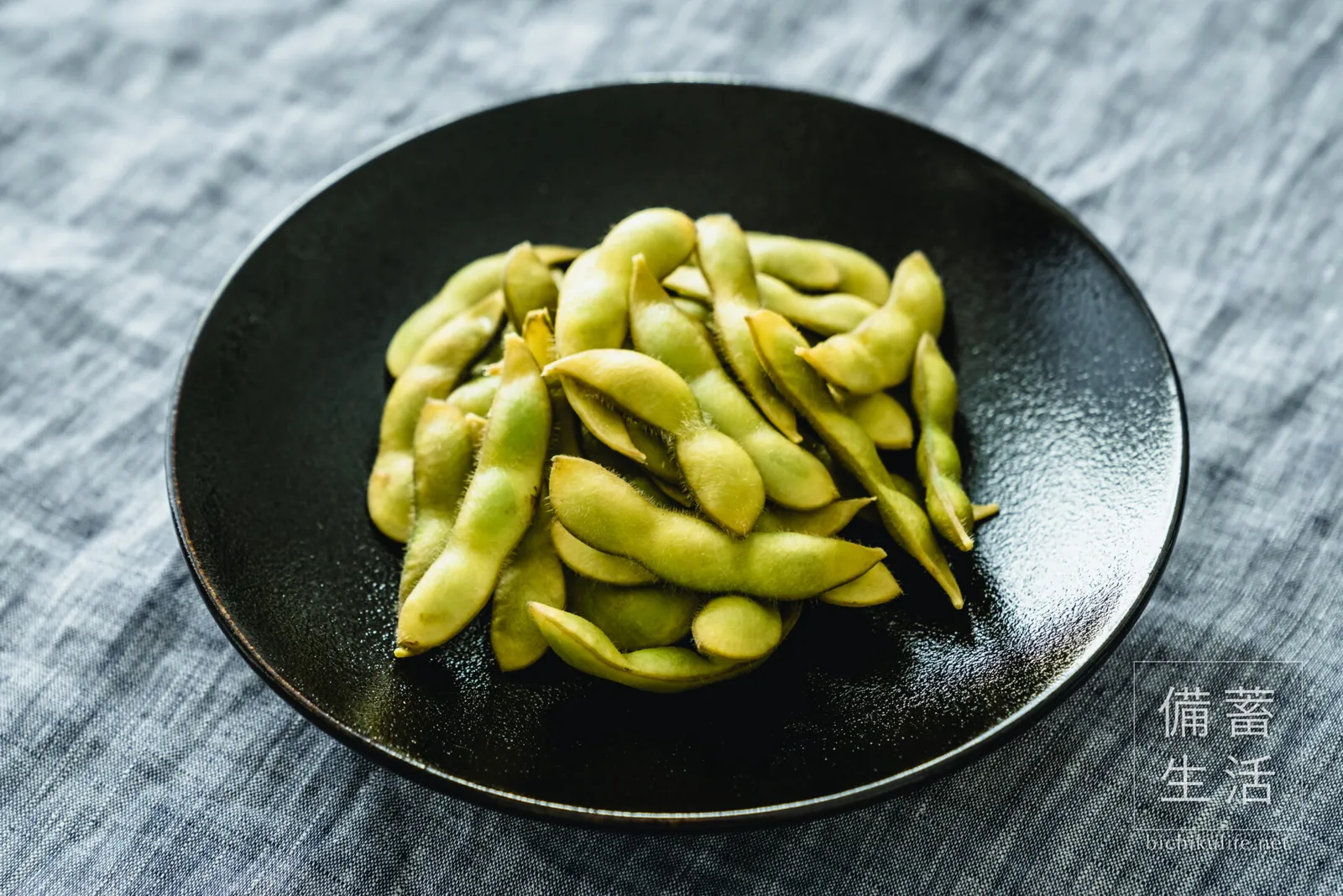 器に盛った枝豆のぬか漬け