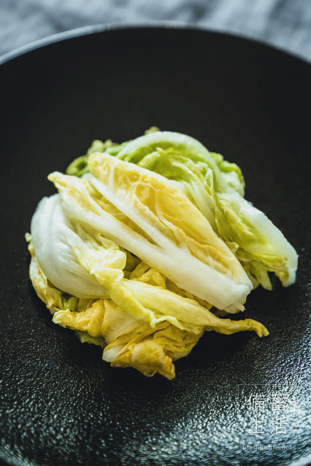 器に盛った白菜のぬか漬け