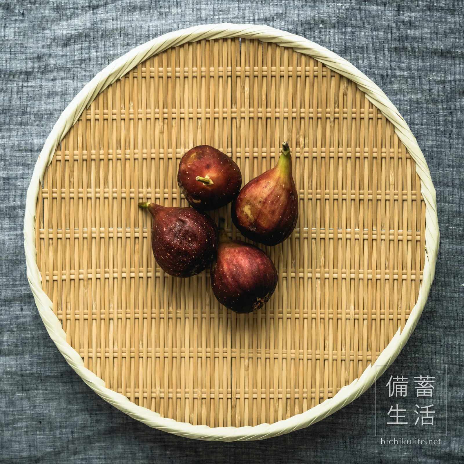 Peeled figs cut into wedges