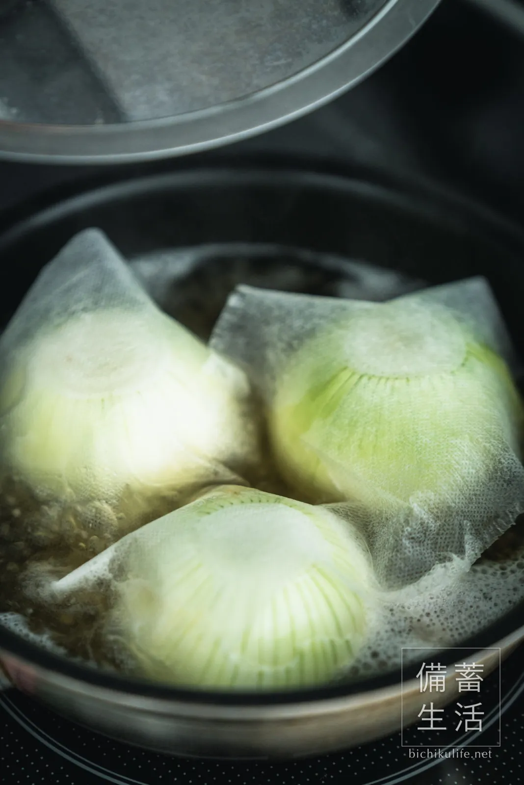 Onions after 30 minutes of simmering