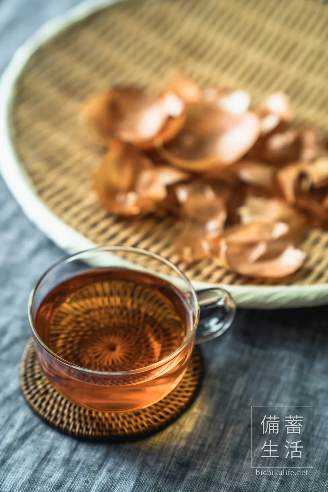 Onion skin tea